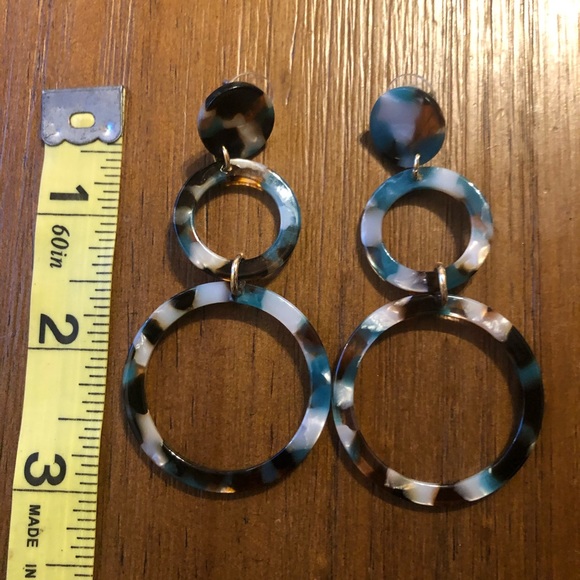 Tortoise Acetate Round Drop Earrings - Picture 5 of 6